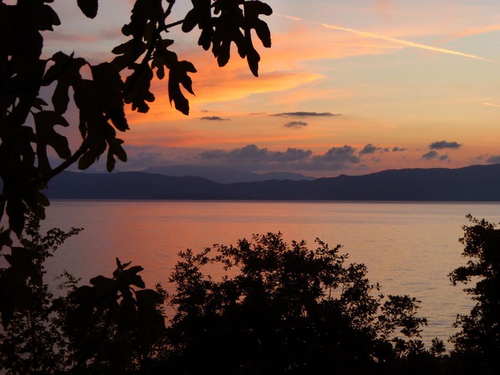 Robinson Sunset Guest House Lagadin Exterior foto